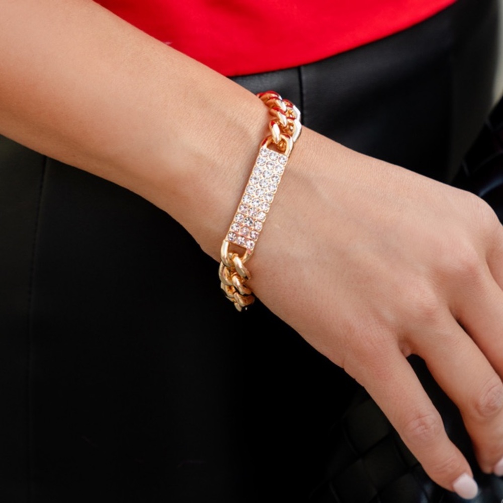 Elegant Gold Linked Bracelet with Crystal Accents